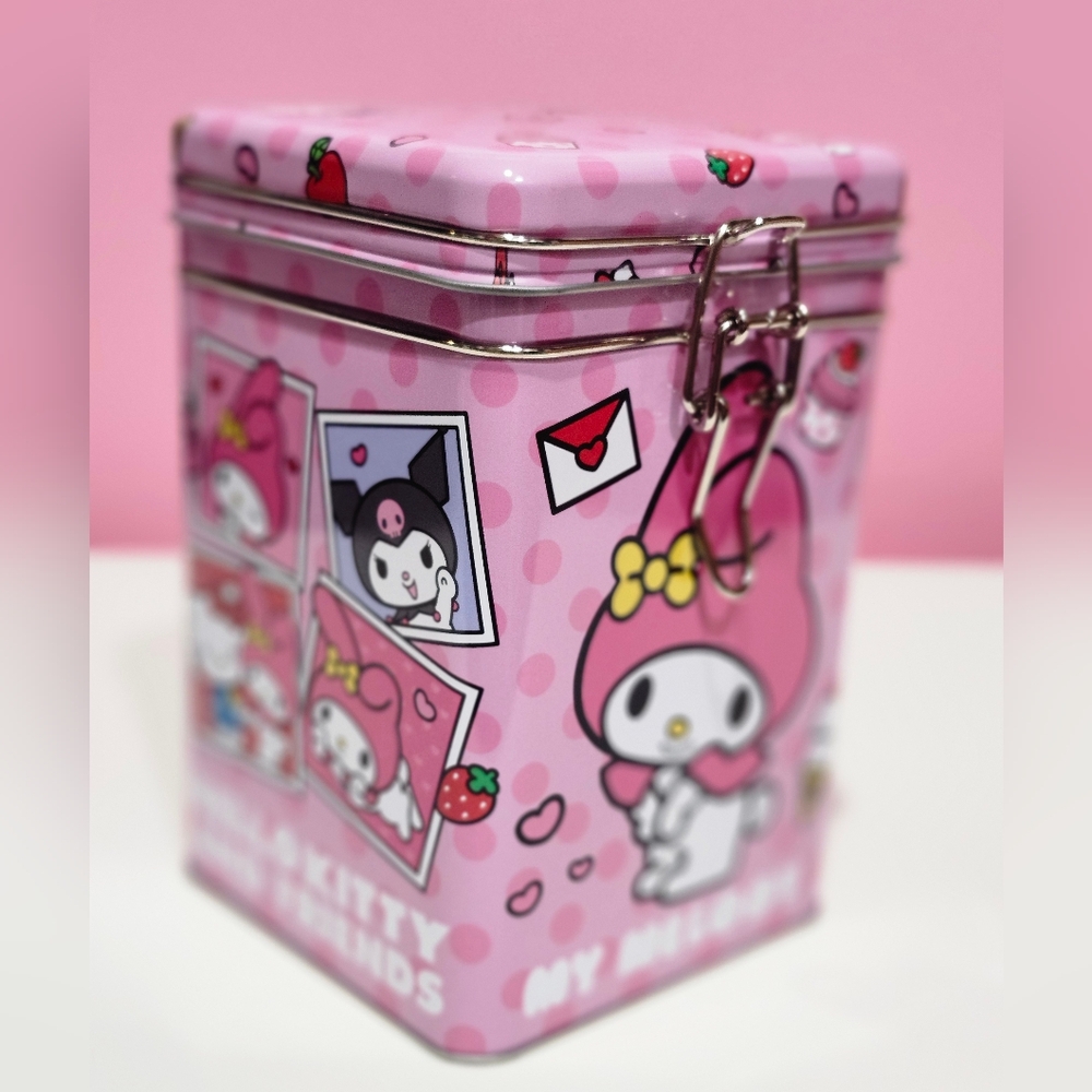 Hello Kitty and Friends Pink Metal Lunch Box
